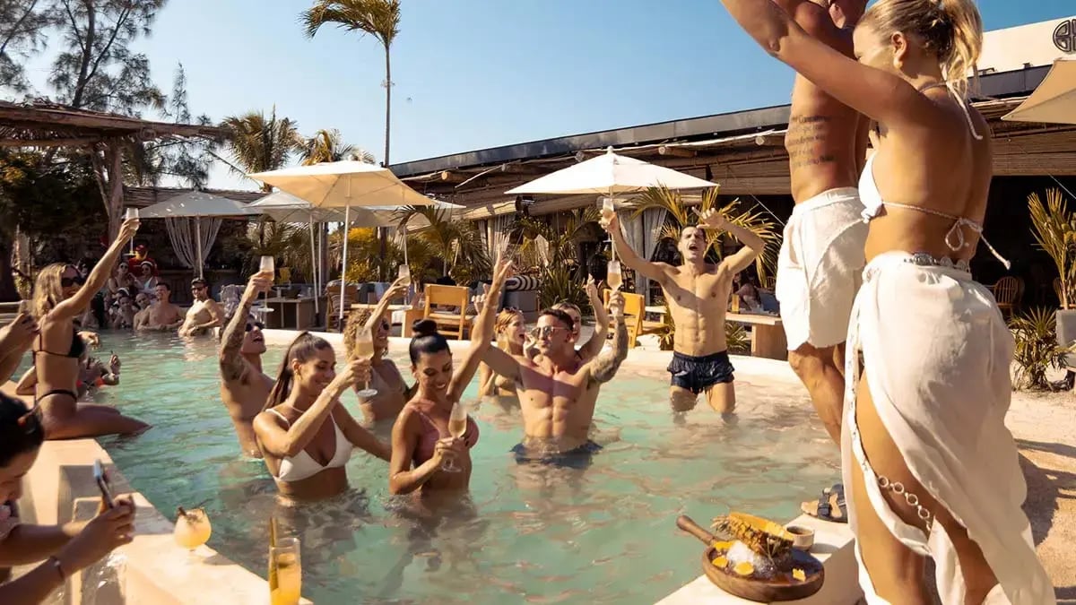 27-taboo-isla-mujeres-beach-club