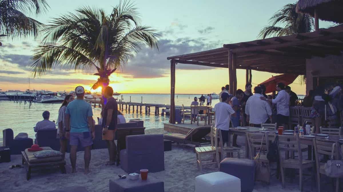 06-bar-bella-isla-mujeres-beach-clubs