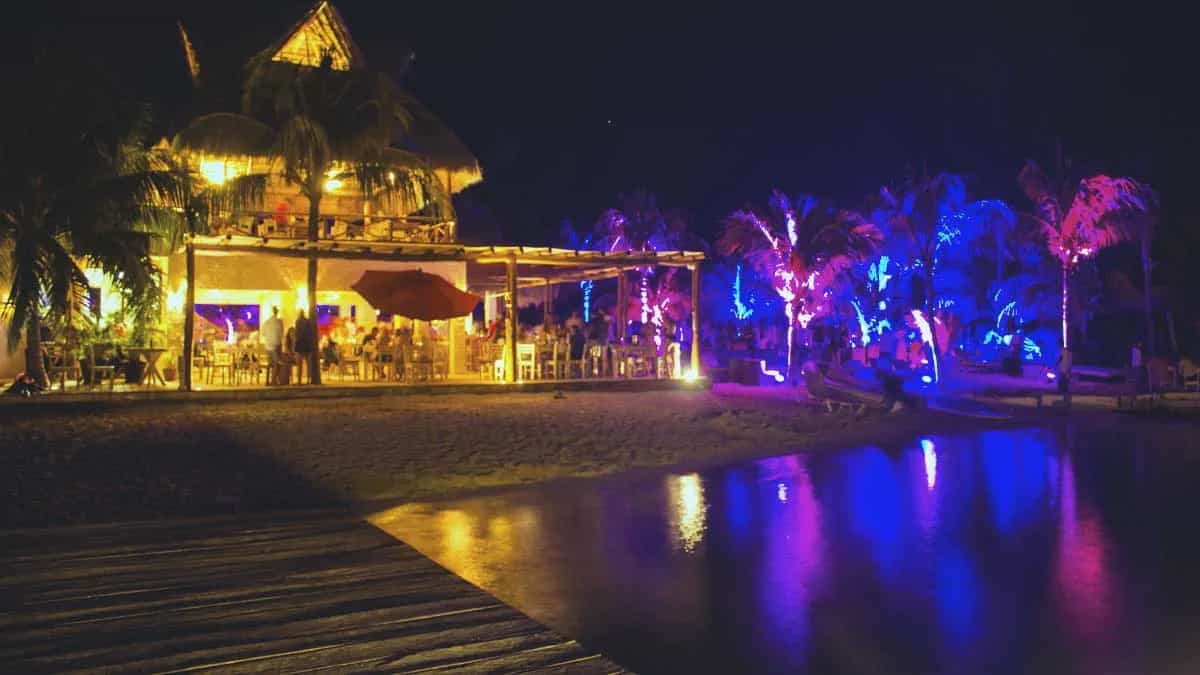07-bar-bella-isla-mujeres-beach-clubs