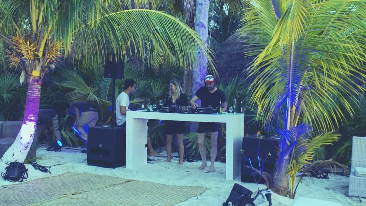 09-bar-bella-isla-mujeres-beach-clubs