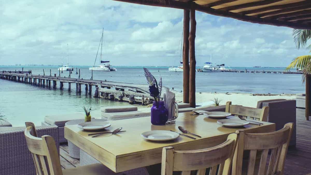 26-bar-bella-isla-mujeres-beach-clubs