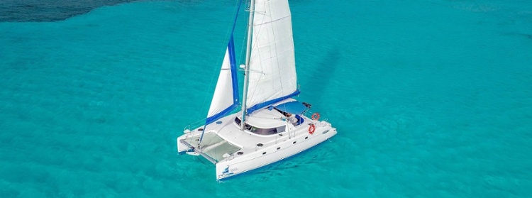 6 - LoRes - 4 Vents - Isla Mujeres Catamaran Tour - Cancun Sailing-3-1