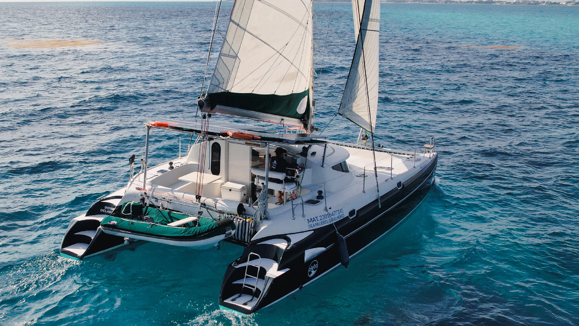 Aleta Catamaran Cancun