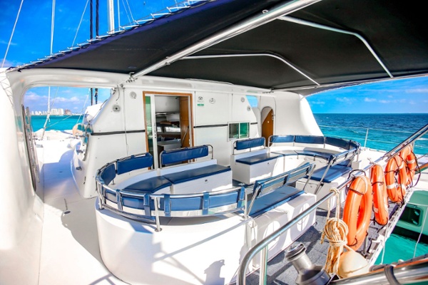 4 - HiRes - Amazing - Isla Mujeres Catamaran Tour - Cancun Sailing-1