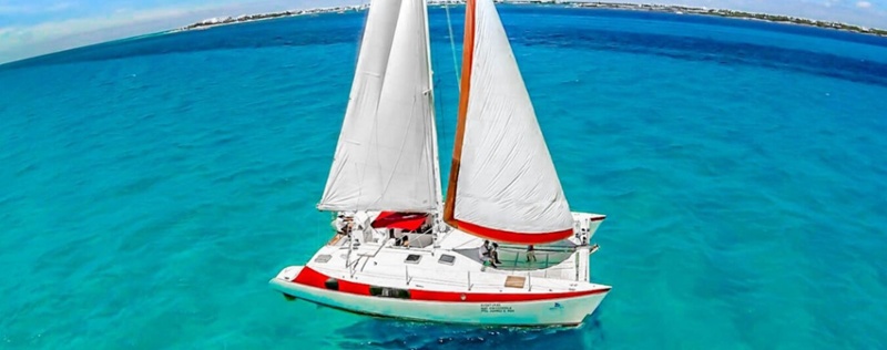 1 - HiRes - Aventuras 2000 X 1333 - Isla Mujeres Catamaran Tour - Cancun Sailing-1