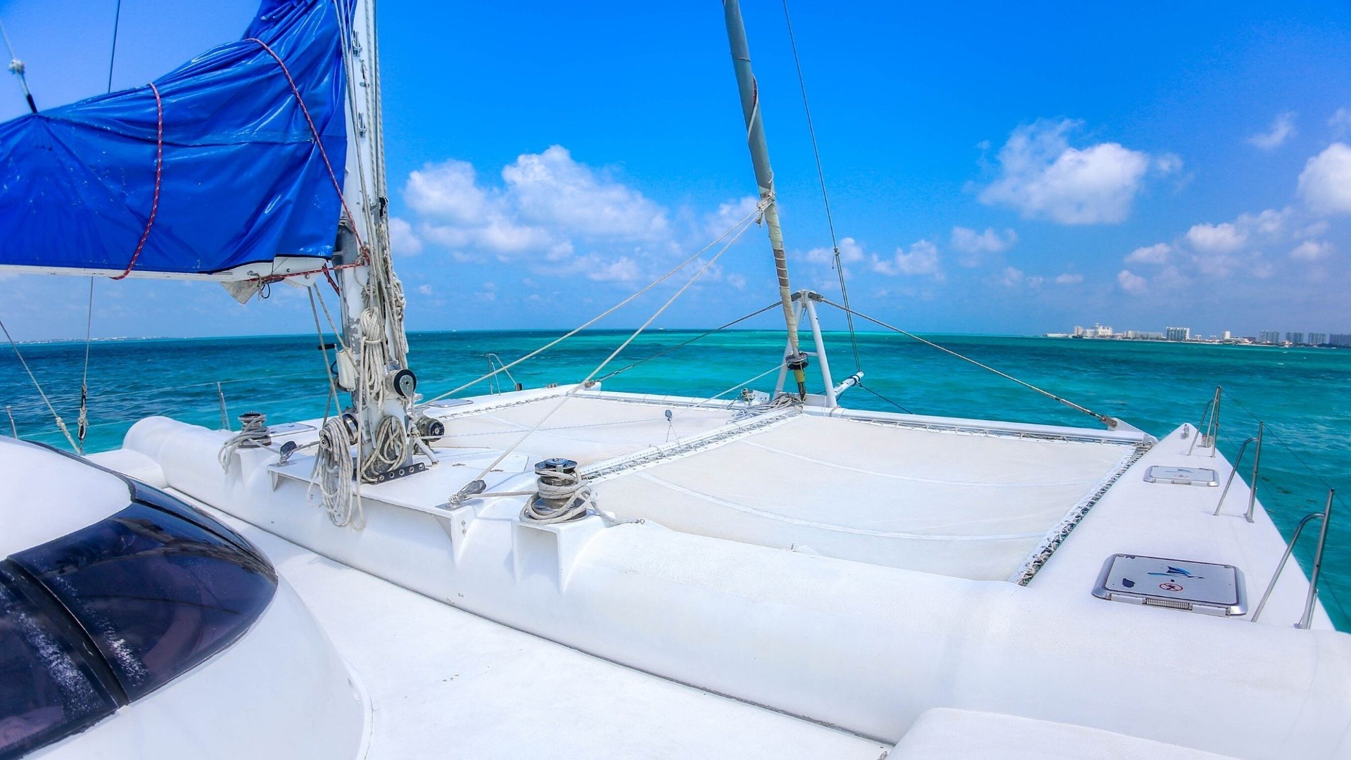 1 - LoRes - Induna - Isla Mujeres Catamaran Tour - Cancun Sailing