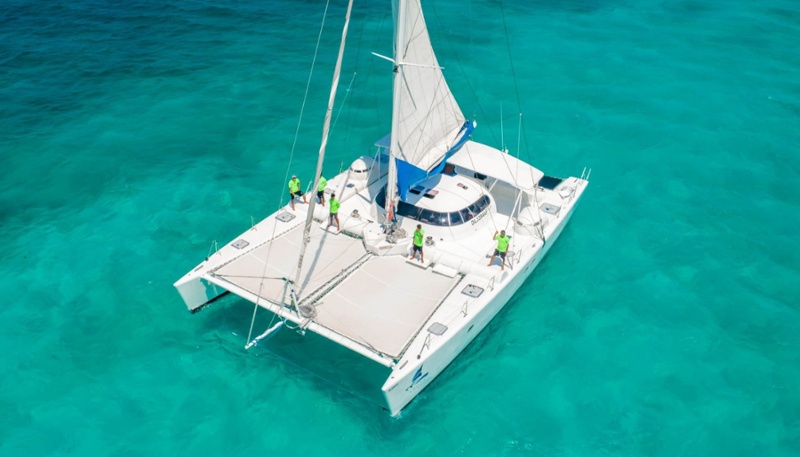 2 - HiRes - Induna - Isla Mujeres Catamaran Tour - Cancun Sailing-1
