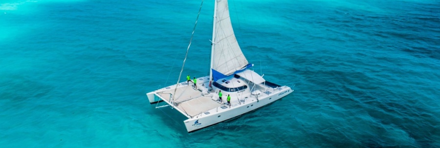 3 - HiRes - Induna - Isla Mujeres Catamaran Tour - Cancun Sailing-1