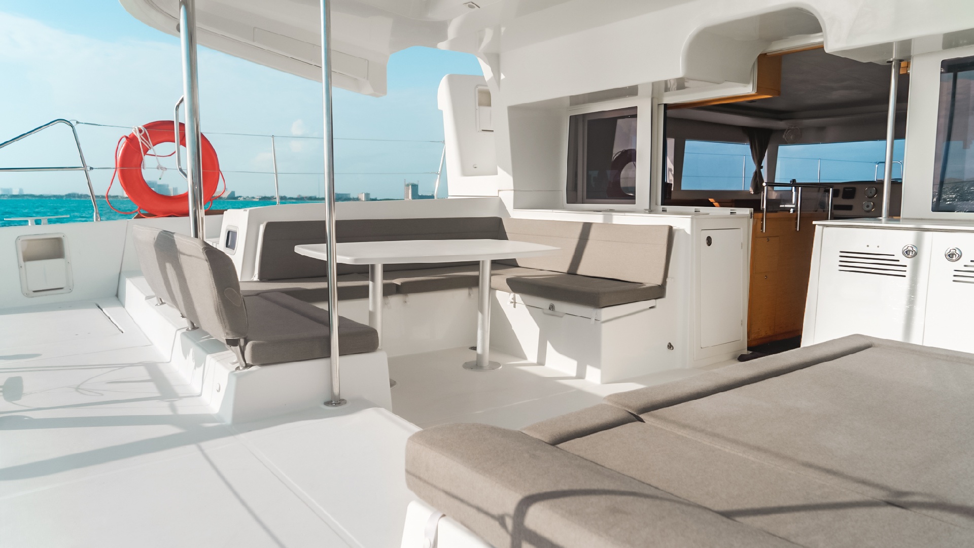 1 - LowRes - Lohengrin - Private tour to Isla Mujeres in catamaran - Cancun Sailing