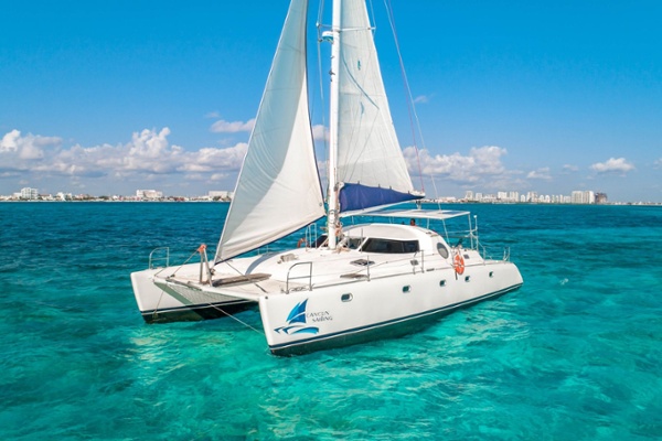 4 - HiRes - Manta - Isla Mujeres Catamaran Tour - Cancun Sailing-1