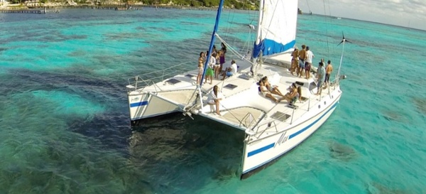 2 - LowRes - Max - Private tour to Isla Mujeres in catamaran - Cancun Sailing-1-2-1