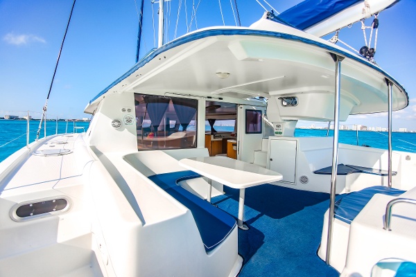 6 - HiRes - Megaira- Private tour to Isla Mujeres in catamaran - Cancun Sailing-1