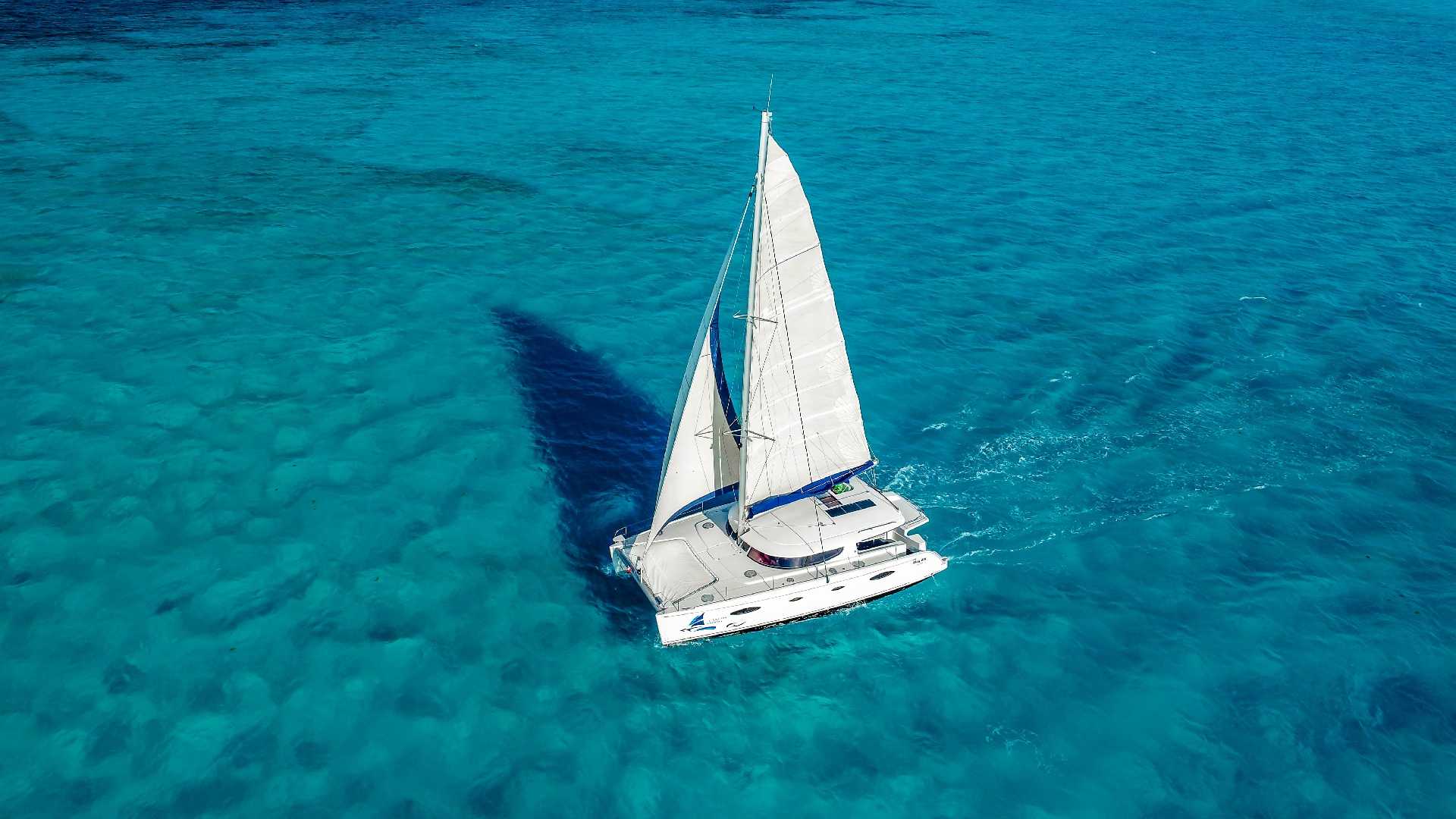 3 - LowRes Megaira- Private tour to Isla Mujeres in catamaran - Cancun Sailing