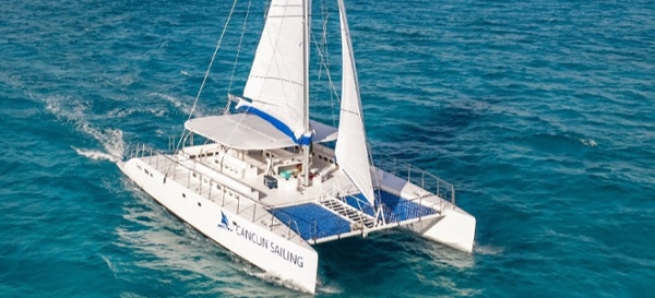 01-LoRES-Ventus catamaran-proa-isla mujeres-1-2-1