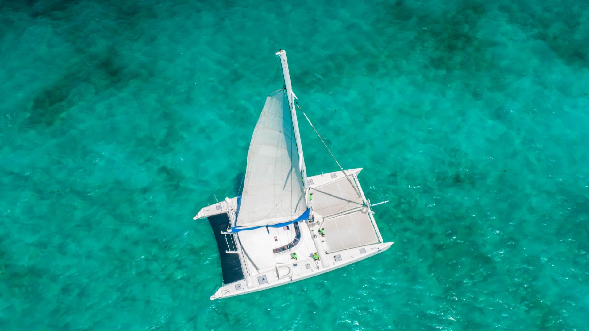 7 - LoRes - Induna - Isla Mujeres Catamaran Tour - Cancun Sailing