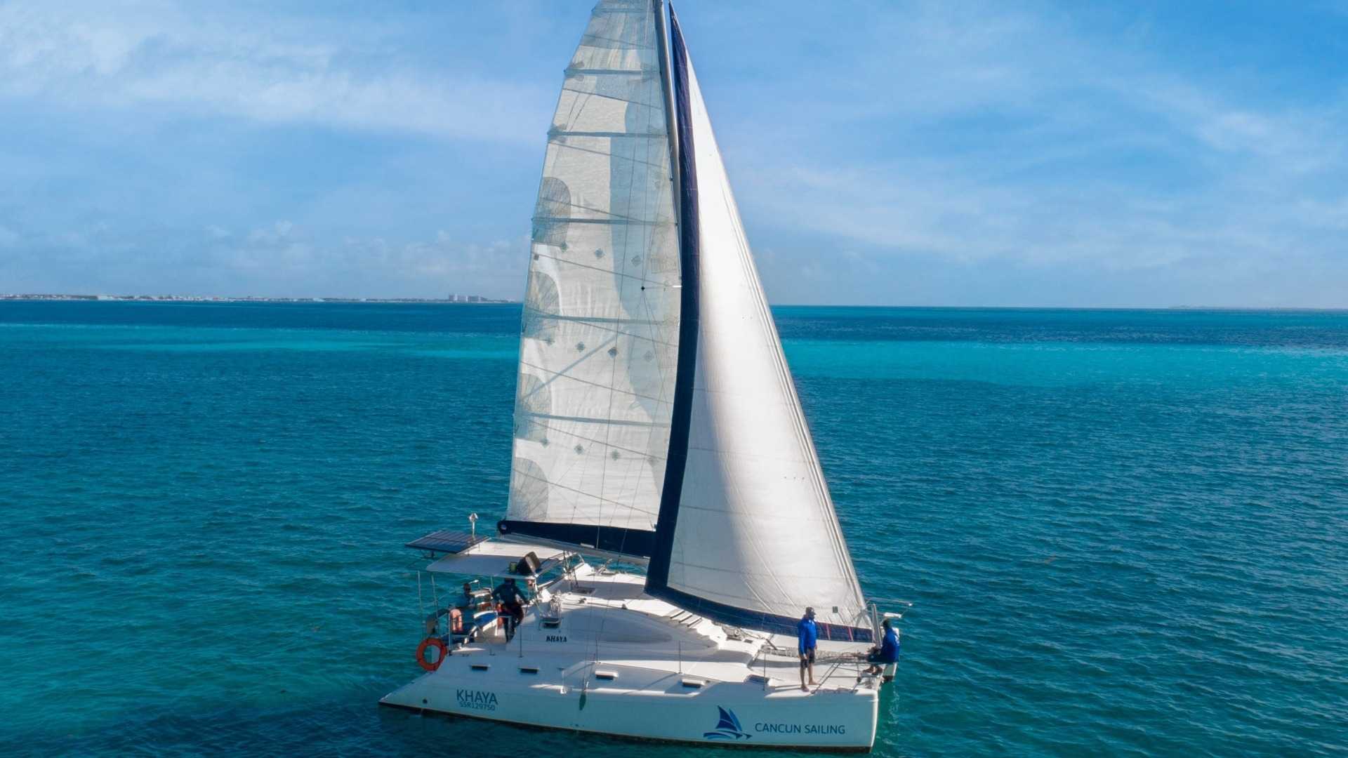 01 - LORES - Khaya catamaran - Cancun Sailing
