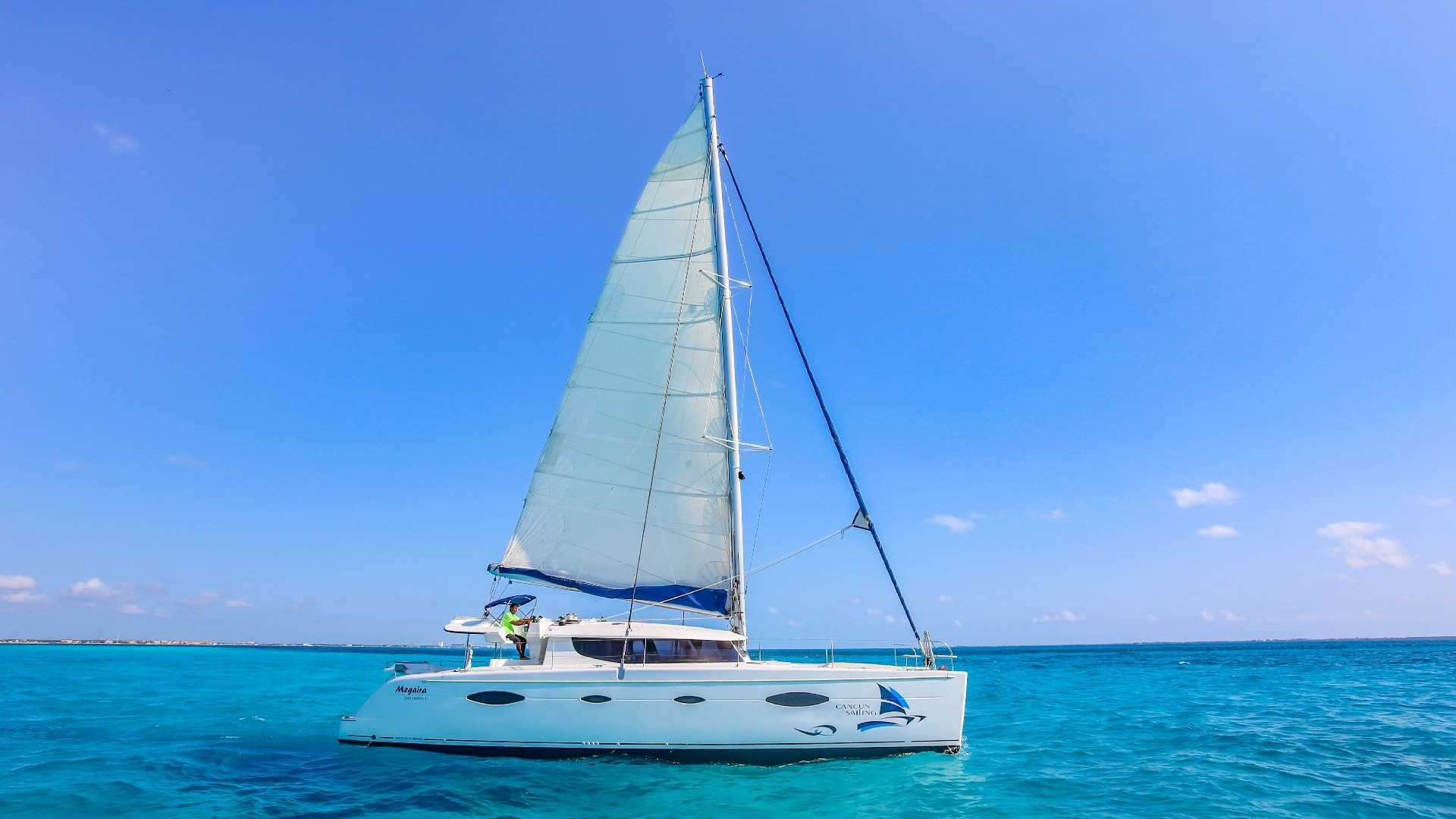 2 - LowRes Megaira- Private tour to Isla Mujeres in catamaran - Cancun Sailing