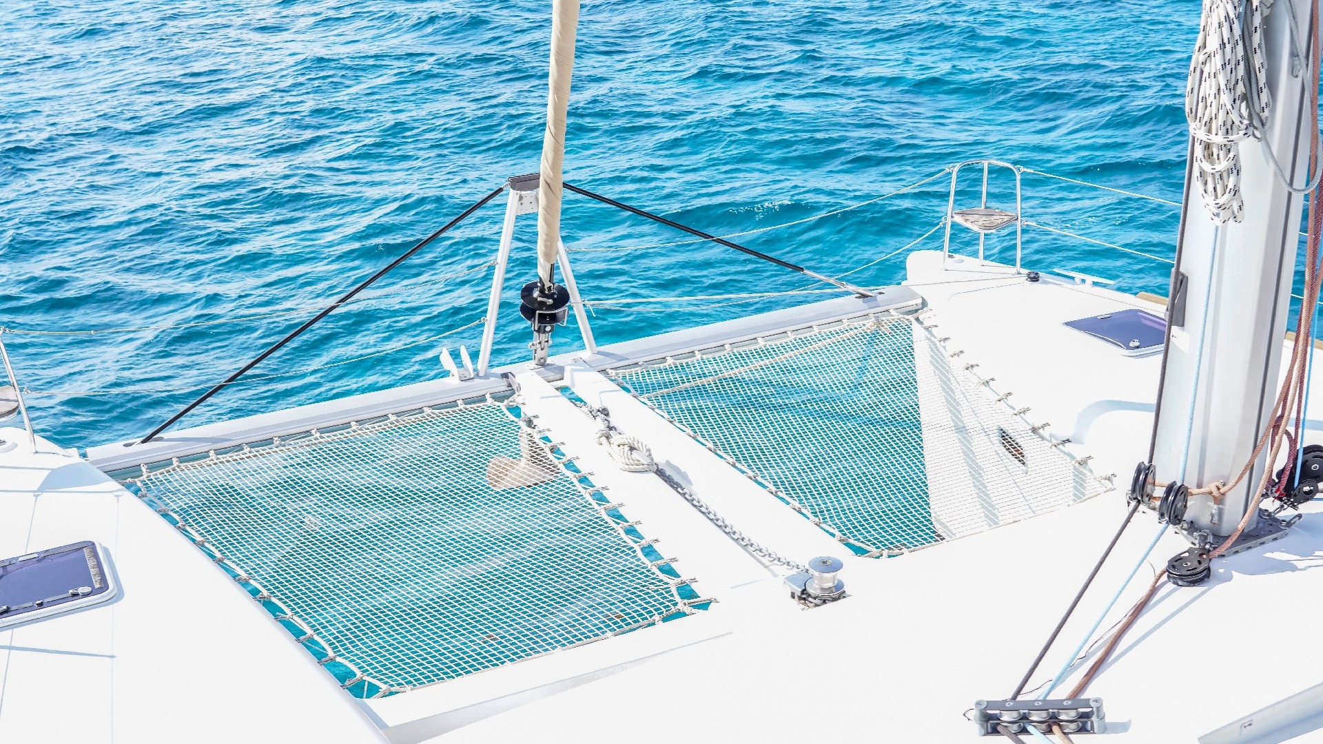 01-LORES-Salomé-Trampolín-catamaran-cancun-1