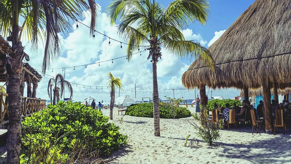 01-ixi-beach-club-isla-mujeres