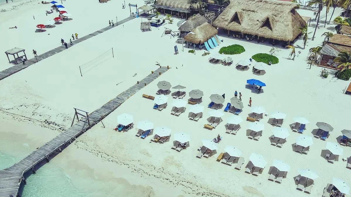 17-ixi-beach-club-isla-mujeres
