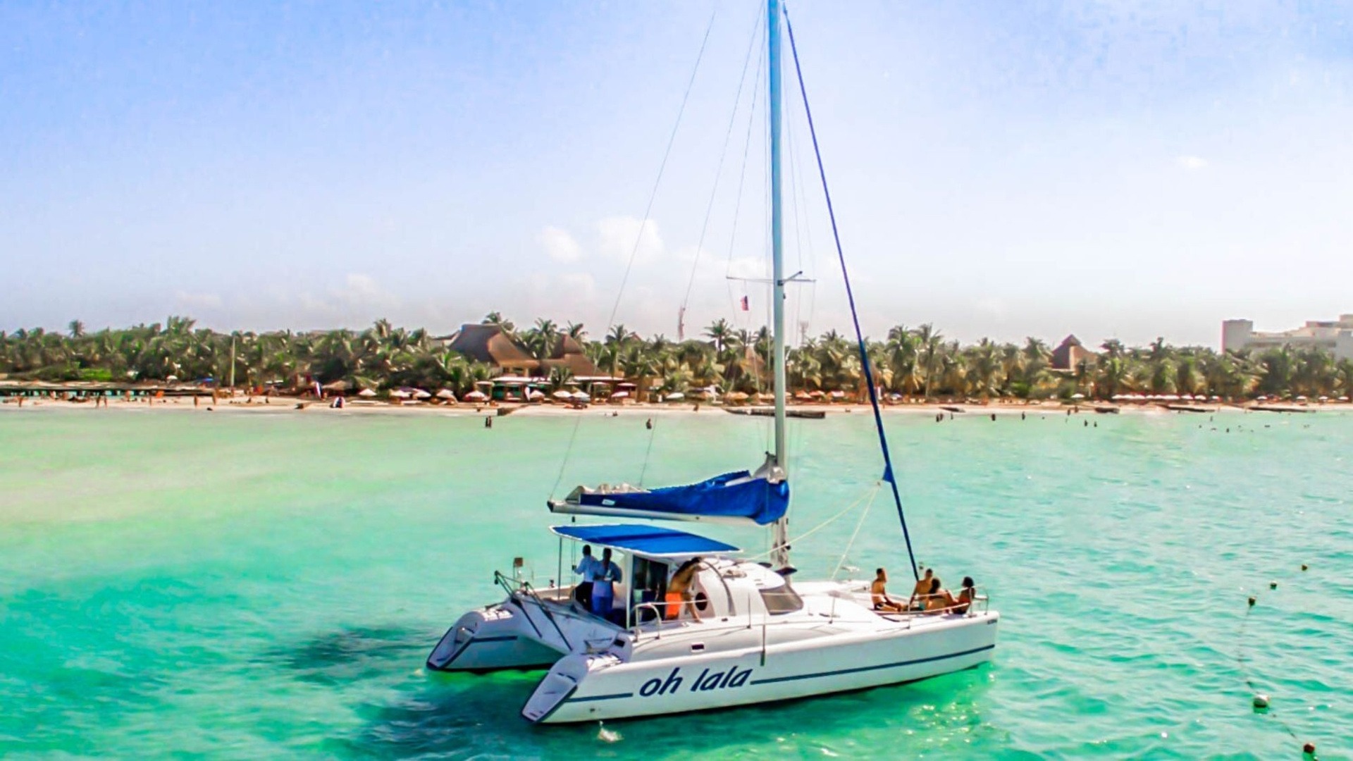 Oh La La - Private tour to Isla Mujeres in catamaran - Cancun Sailing