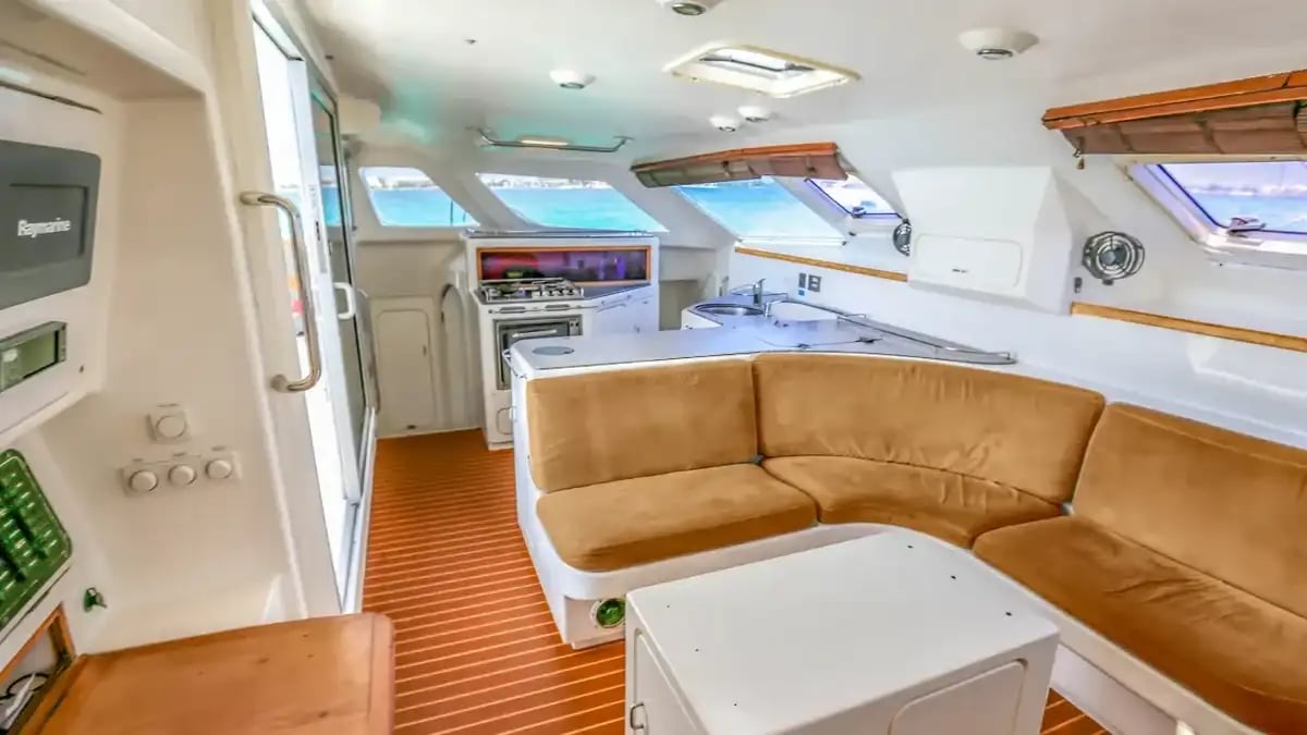 Paradise Explorer inside view