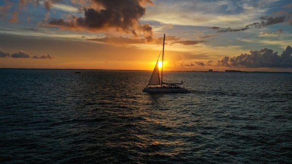 16 - LoRes - Sunset - Private Isla Mujeres tour in catamaran - Sea Passion I II - Cancun Sailing-2-2