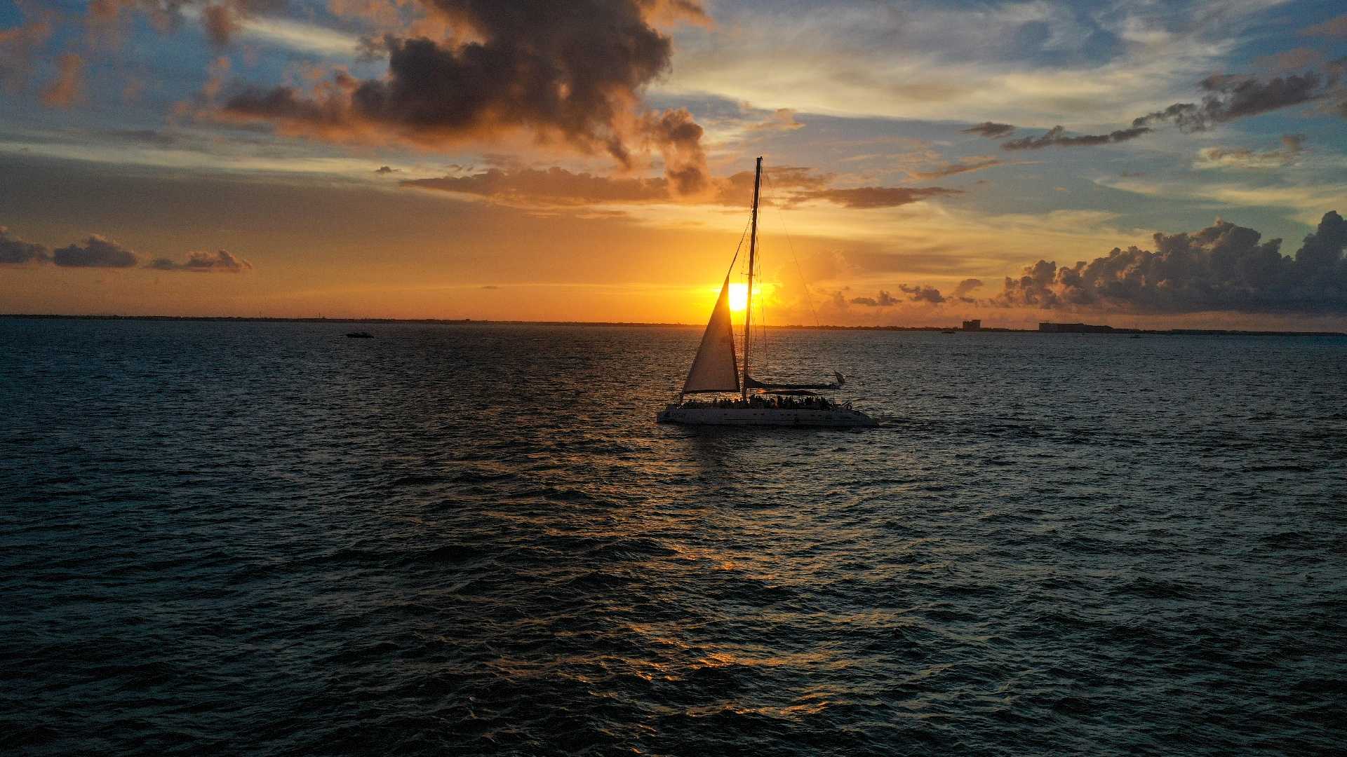 16 - LoRes - Sunset - Private Isla Mujeres tour in catamaran - Sea Passion I II - Cancun Sailing
