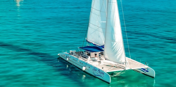 2 - HiRes - Private Isla Mujeres tour in catamaran - Sea Passion I II - Cancun Sailing-1