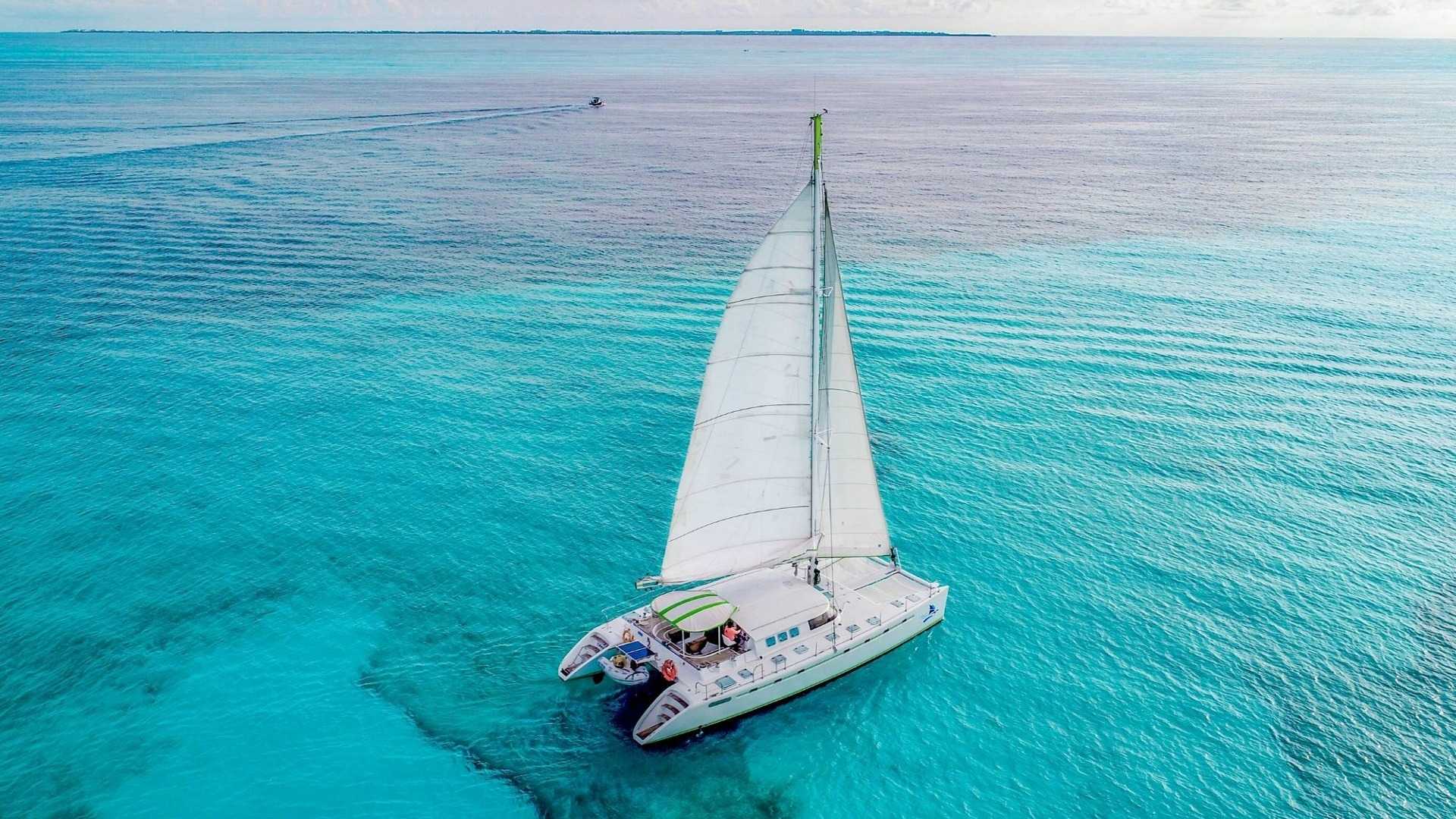 4 - LowRes - Private Isla Mujeres tour in Tiaré catamaran - Cancun Sailing