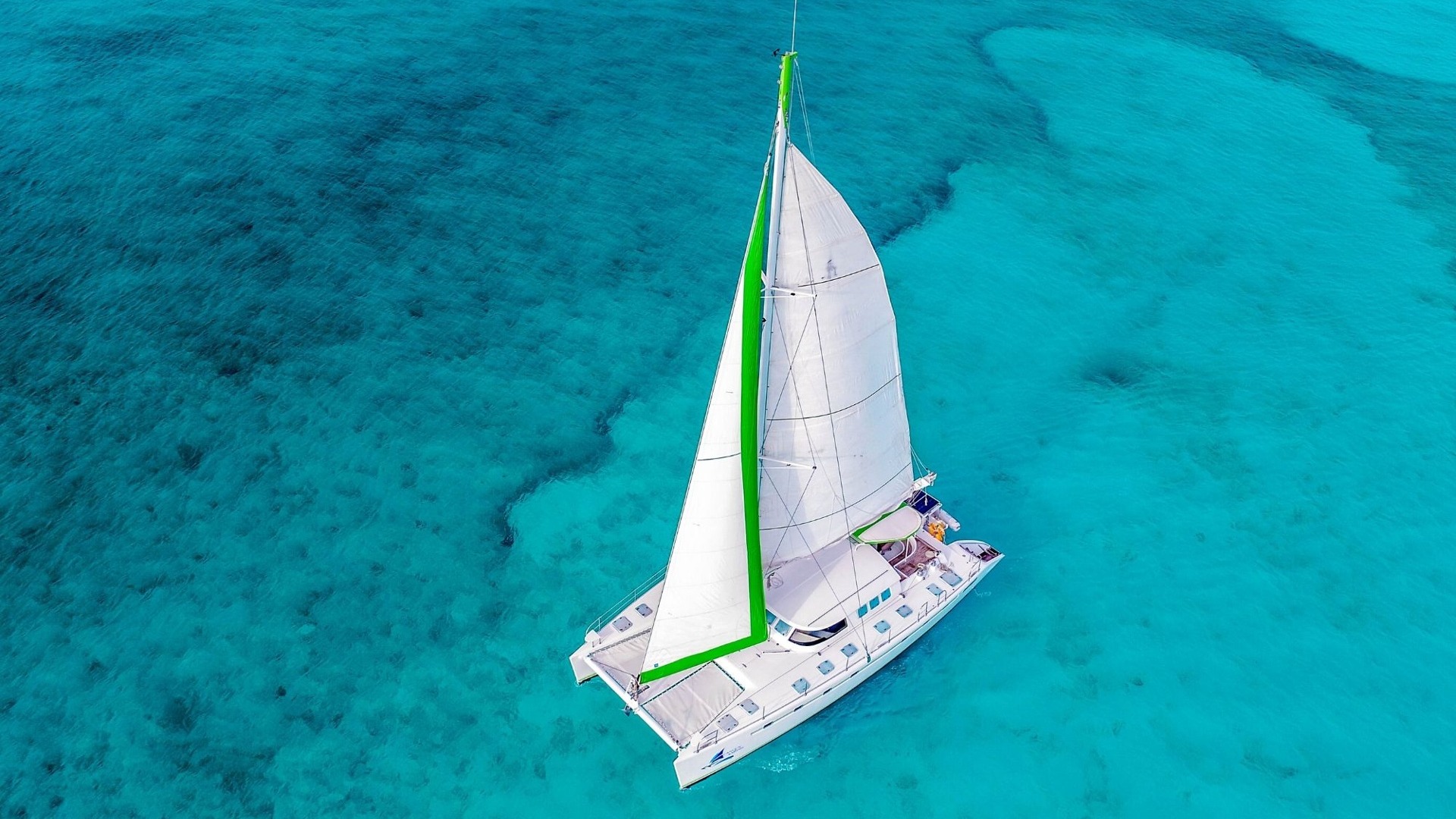 6 - LowRes - Private Isla Mujeres tour in Tiaré catamaran - Cancun Sailing