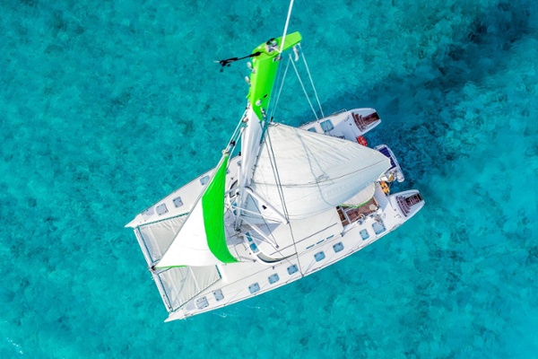 7 - HiRes - Private Isla Mujeres tour in Tiaré catamaran - Cancun Sailing-1