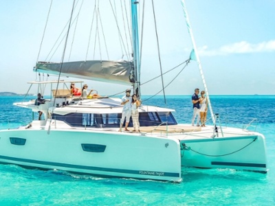 7 - LowRes - Private Isla Mujeres tour in catamaran - Victoria - Cancun Sailing - 800x600-1