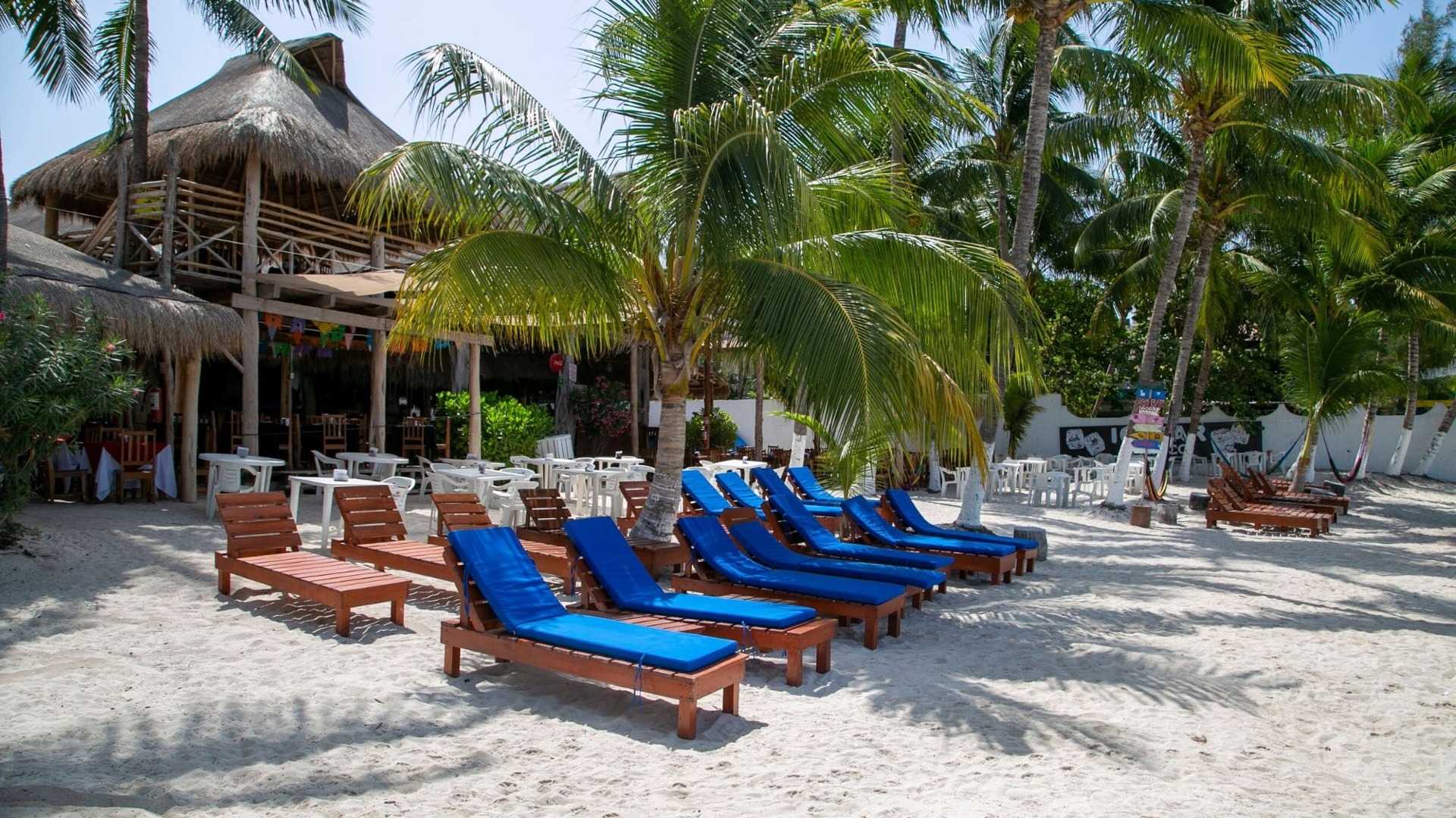 playa-mexico-beach-club-isla-mujeres-beach relaxing-cancun-sailing-1