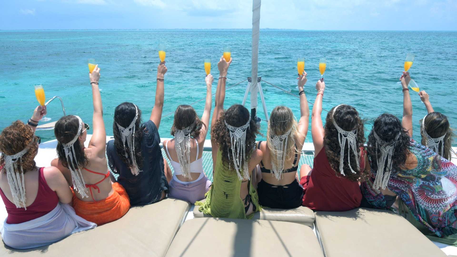 Bachelorette party in Cancun Sailing