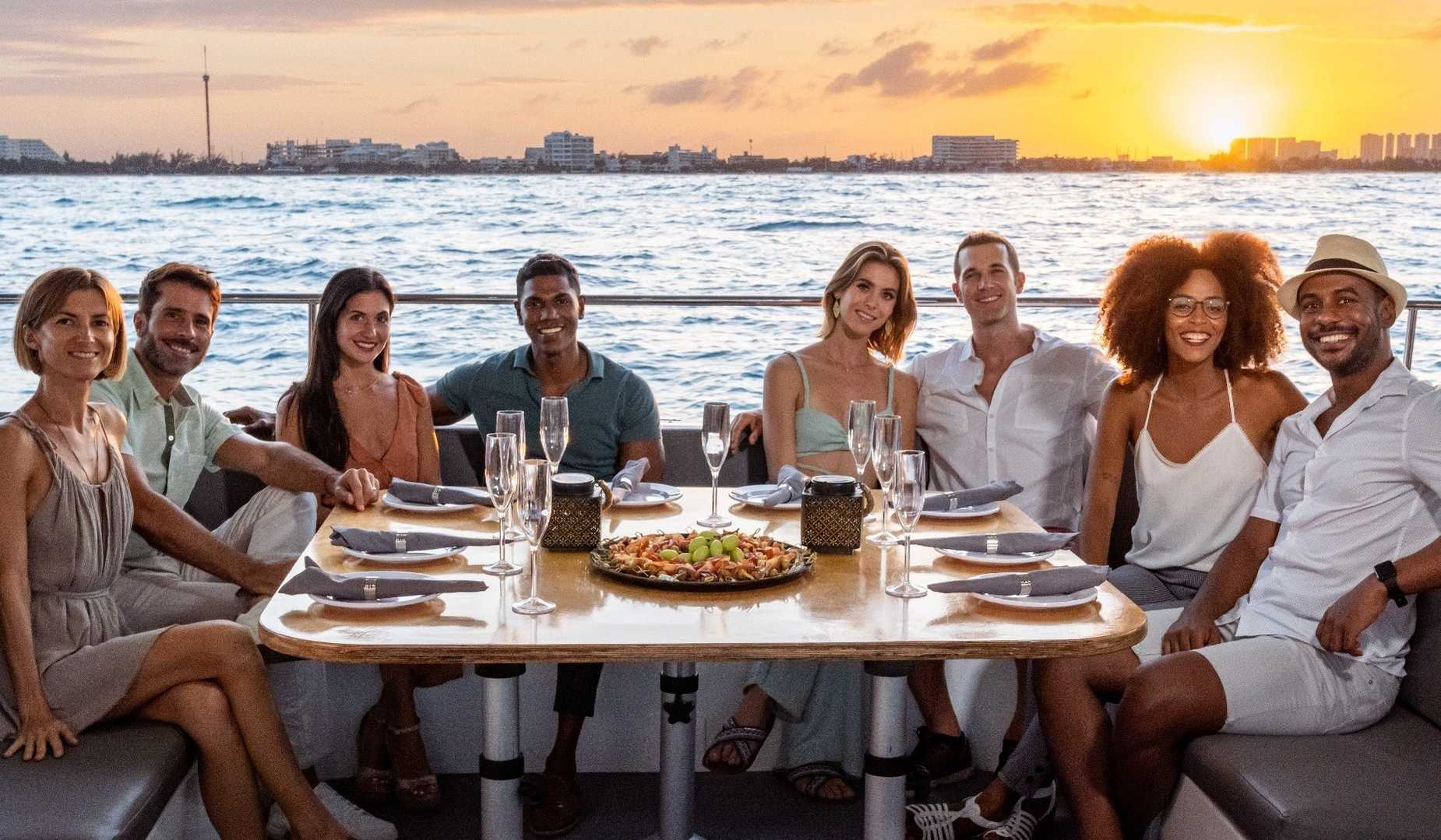 01 - LORES - Cancun Sunset - Vision Catamaran - Cancun Sailing-2