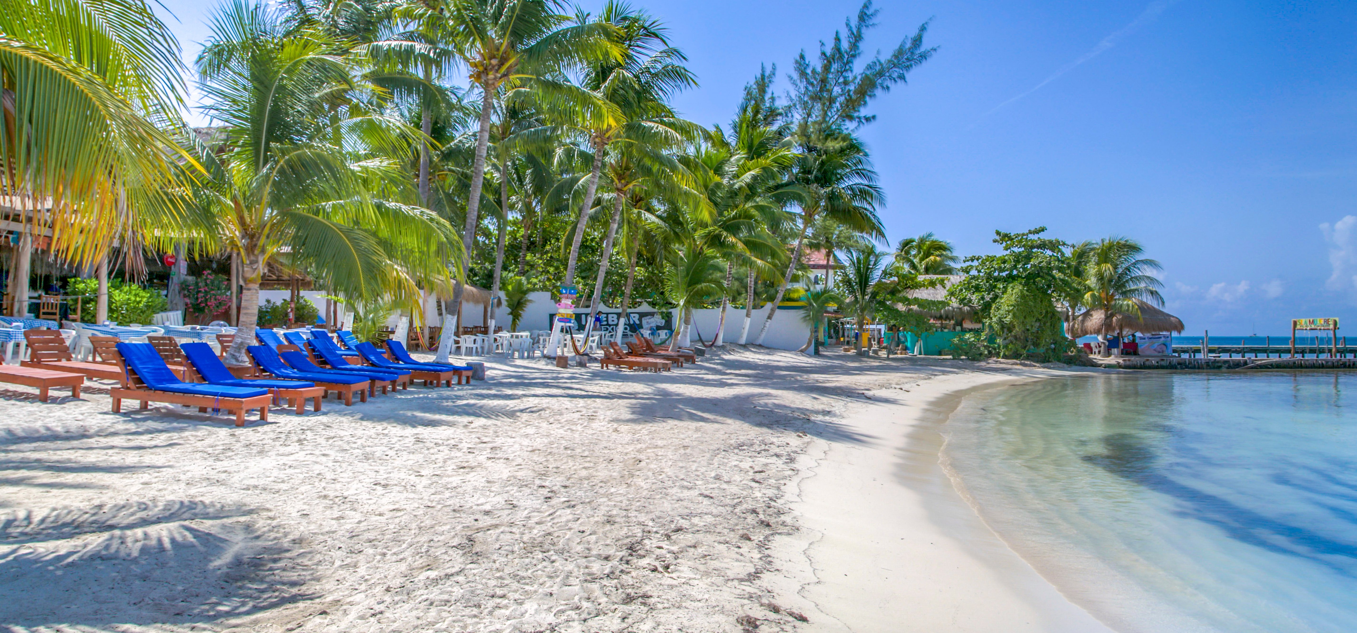 playa-mexico-beach-club-isla-mujeres-beach-clean-cancun-sailing