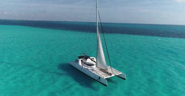 Catamaran Amazing-thumb-2-1
