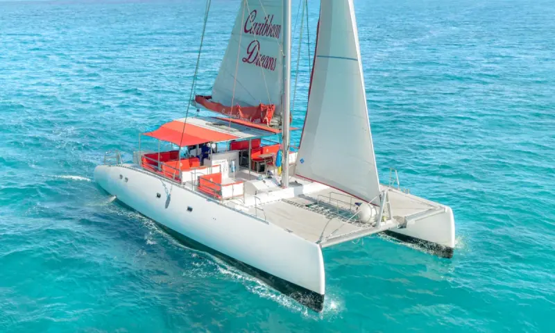 Catamarán con experiencia completa